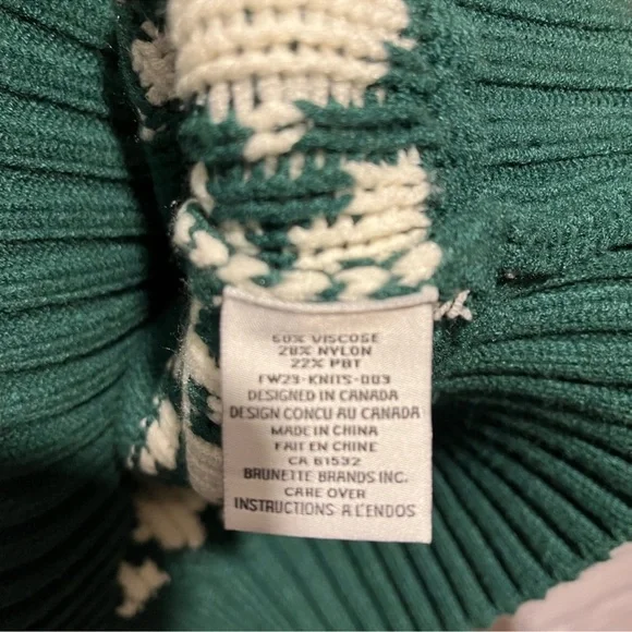 ✨Host Pick✨ Brunette The Label Fair Isle Forest Green Sweater Size M/L - Picture 8 of 10